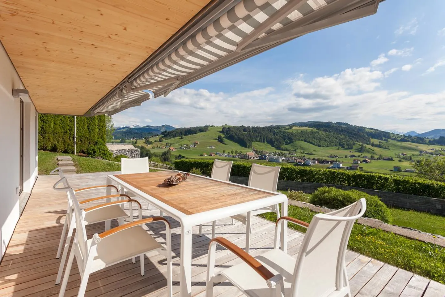 Bennau/Einsiedeln: Oasi di tranquillità con panorama montano e privacy - Foto 2 di 5