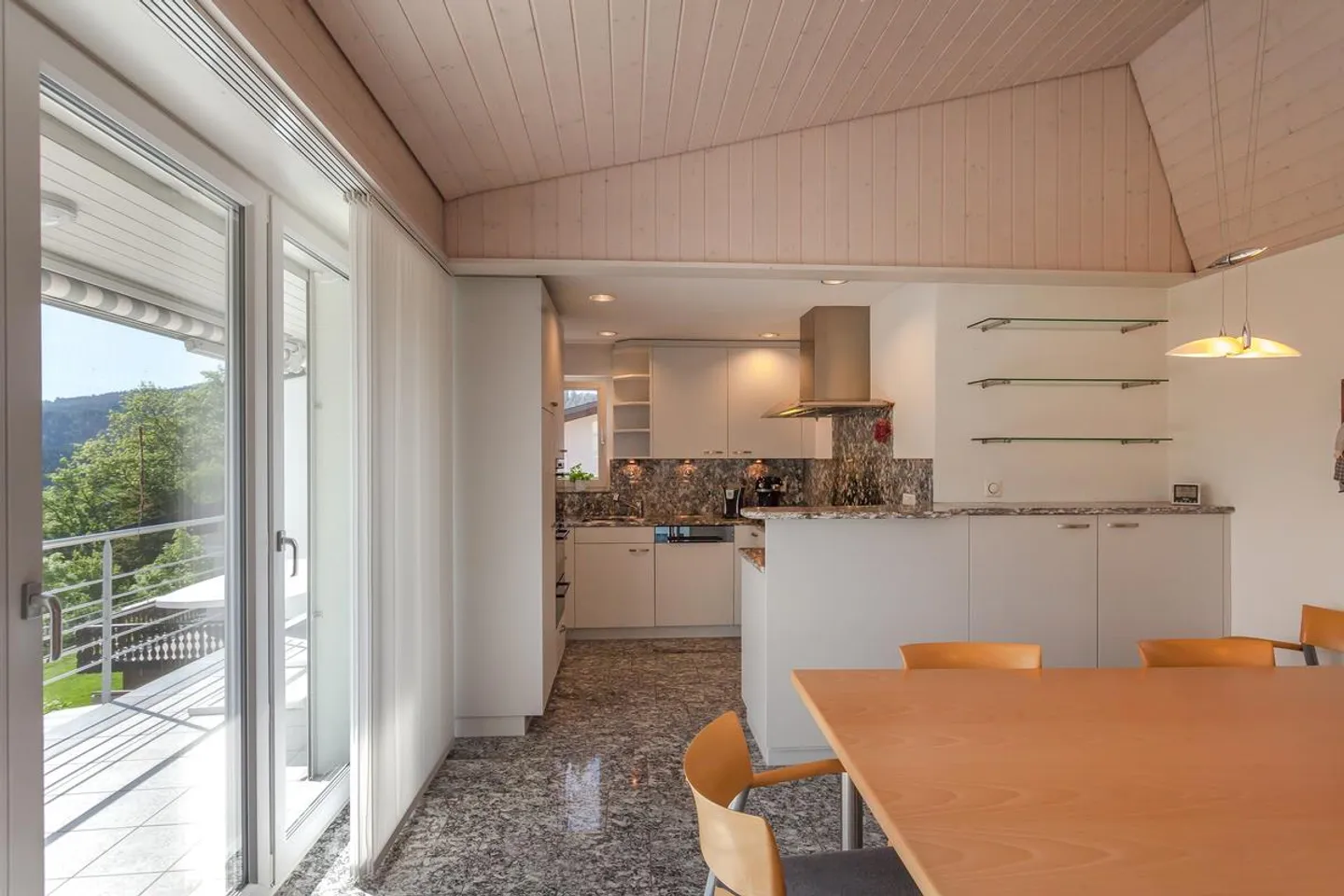 Bennau/Einsiedeln: Oasi di tranquillità con panorama montano e privacy - Foto 4 di 5