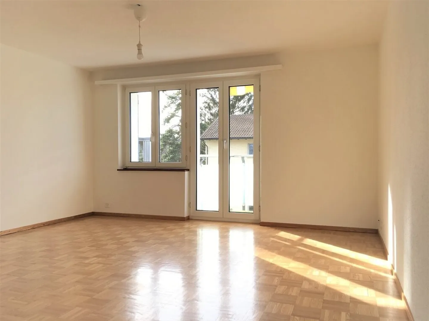Family apartment seeks new residents - Photo 2 of 6