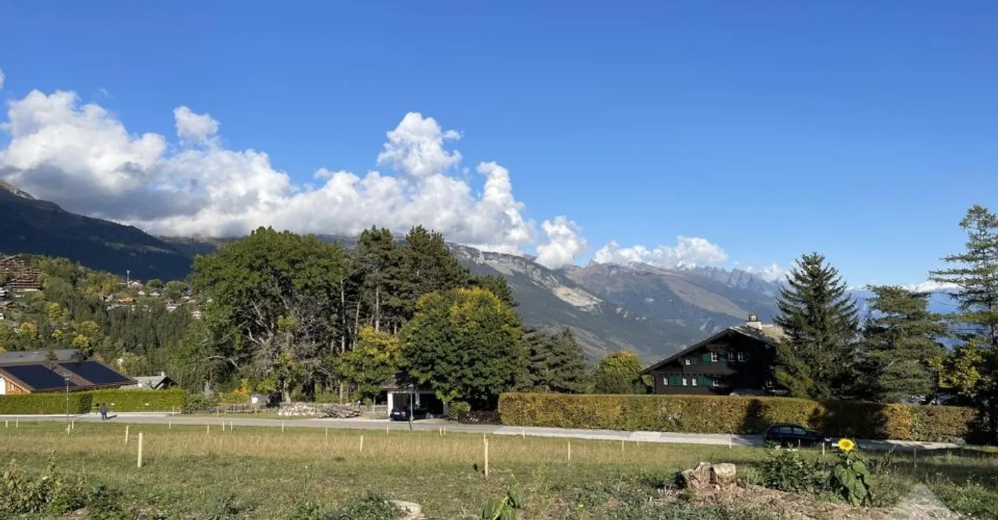Charming Chalet with Panoramic Views - Photo 5 of 13