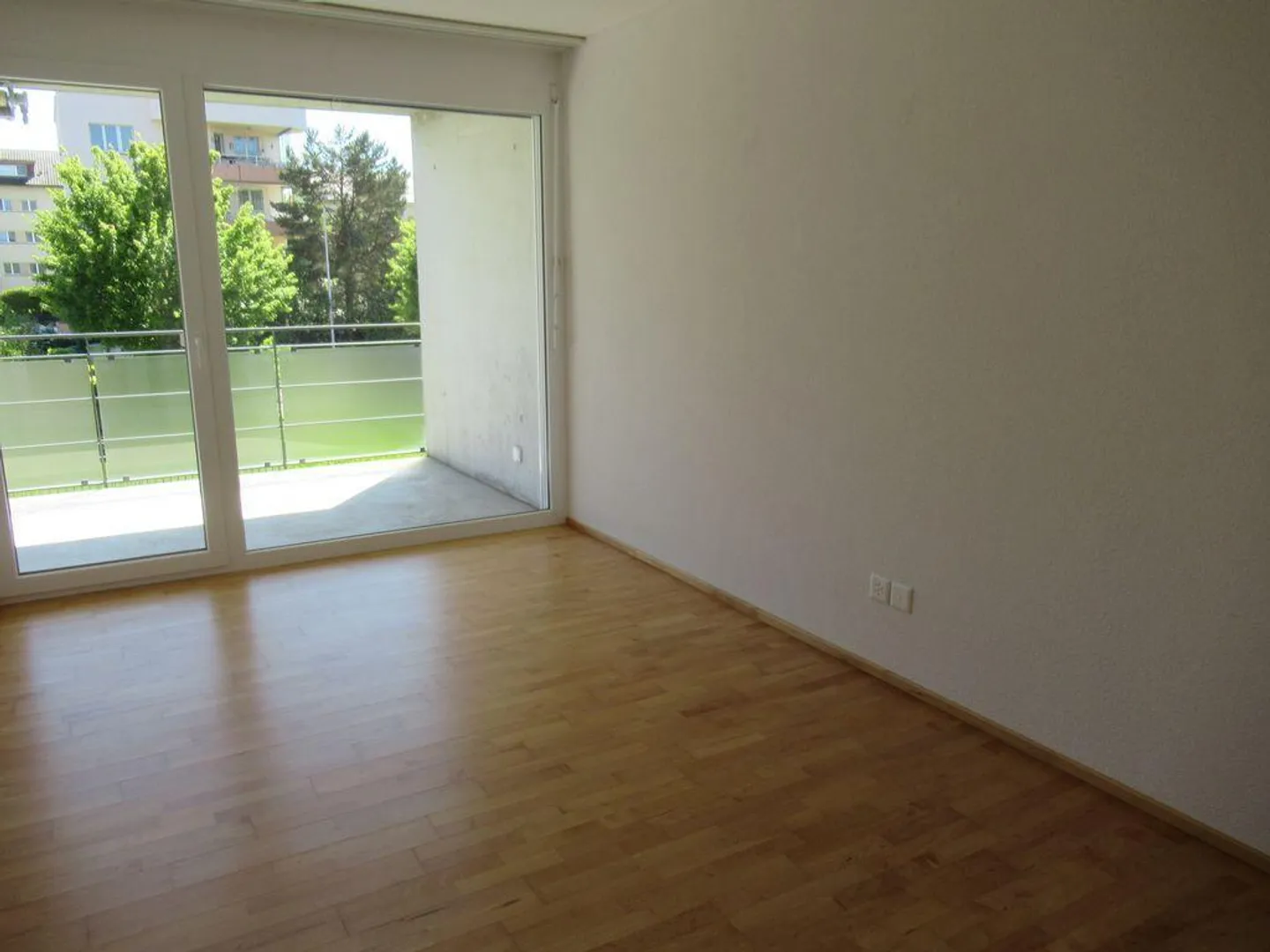 Moderne 4.5-Zimmer-Wohnung mit Balkon - Foto 10 von 13