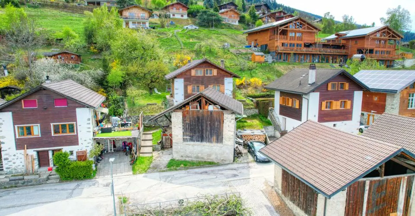 EXKLUSIVITÄT Prachtvolles 4 ½-Zimmer-Chalet mit Panoramablick in Erdesson - Foto 1 von 13