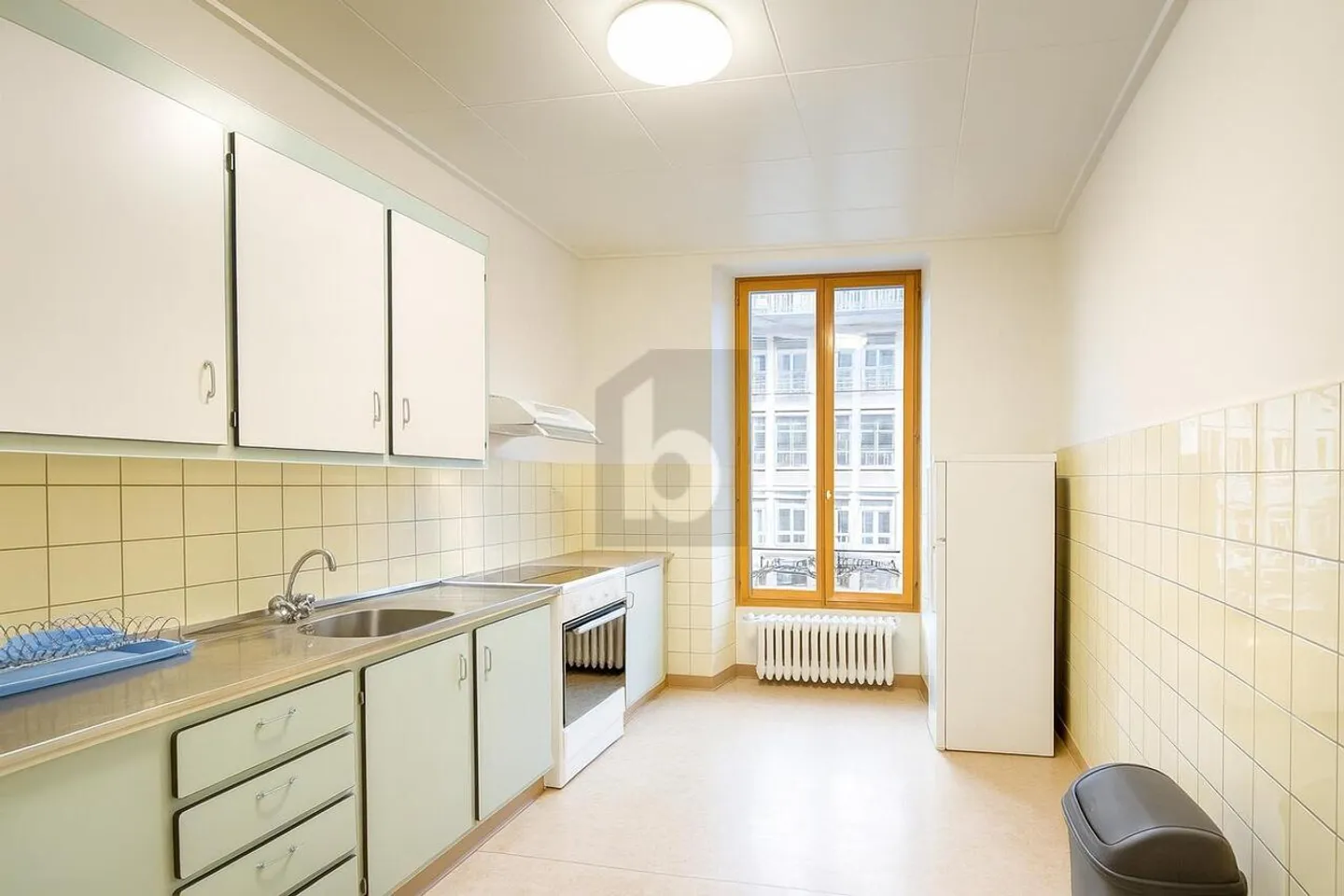 Apartment for rent - Photo 4 of 5