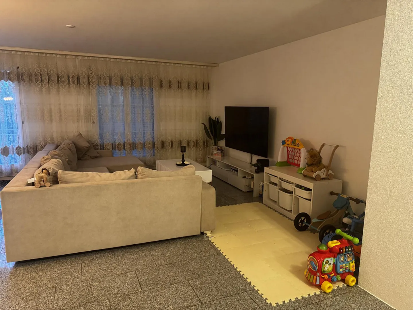 Geräumige 4.5-Zimmer-Wohnung - Foto 3 von 10