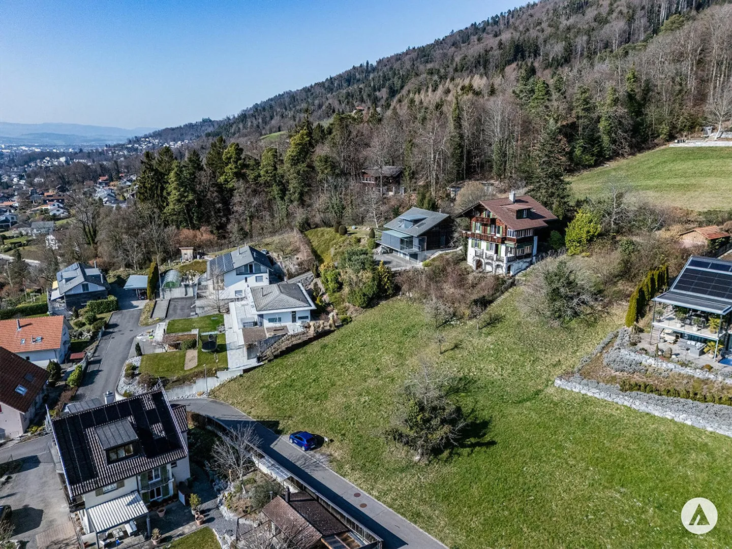 Bauparzellen mit Seeblick - Foto 1 von 13