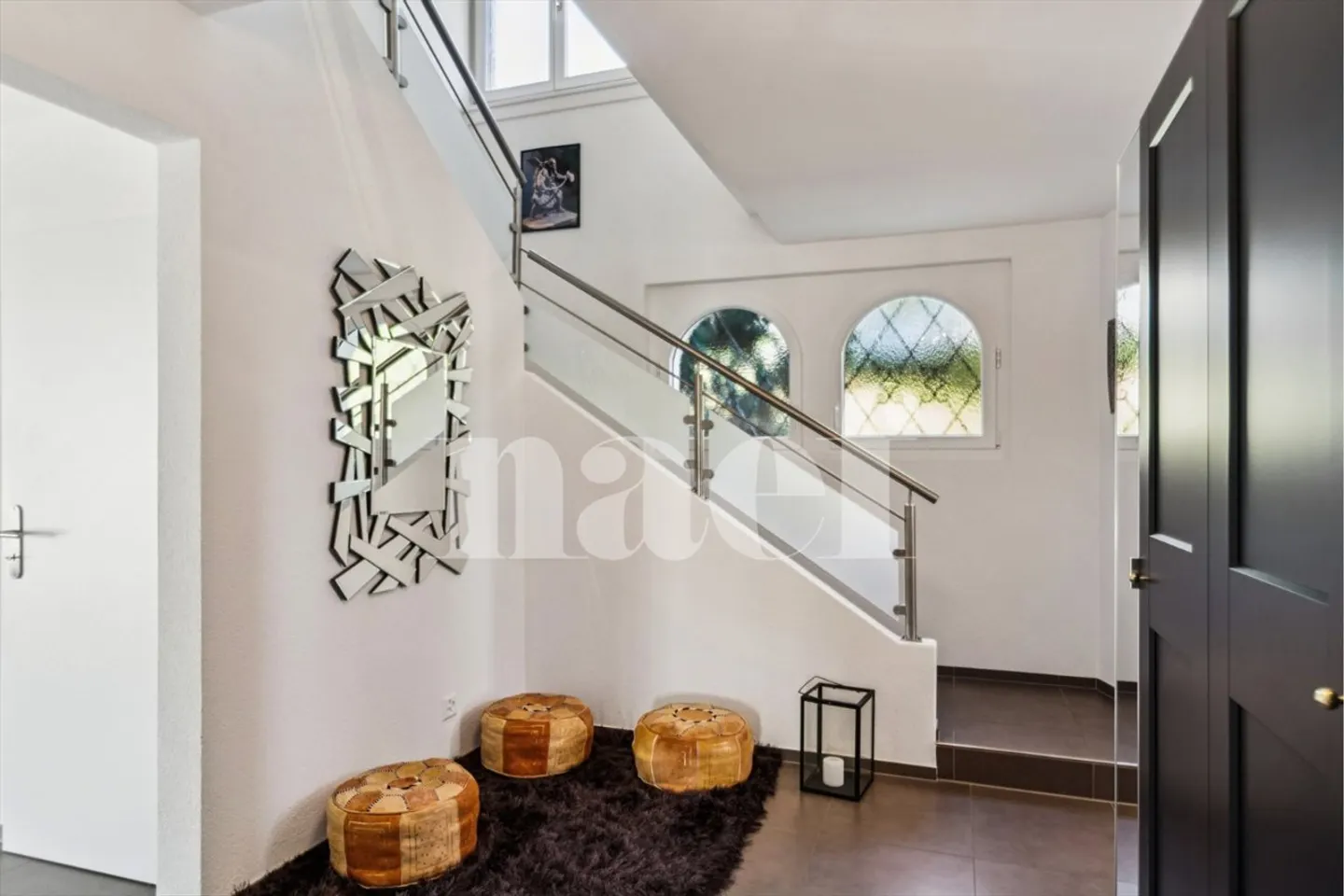 Gemütliche individuelle Villa mit 6,5 Zimmern und Nebengebäuden - Foto 6 von 12