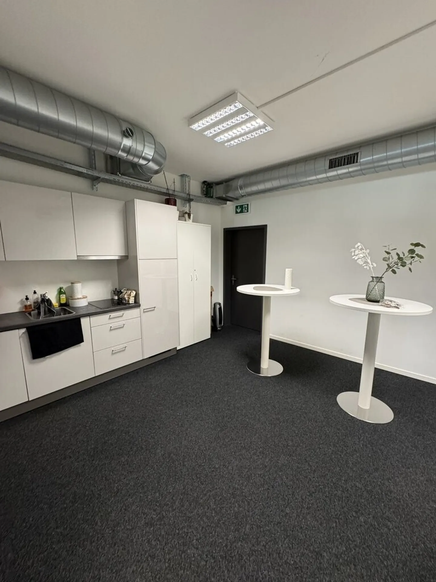 Beautiful commercial space for rent! - Photo 6 of 6