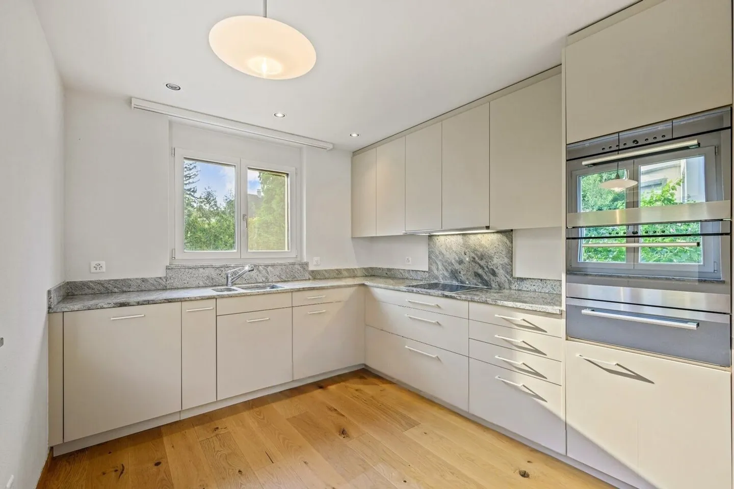Casa unifamiliare di 8,5 stanze ben tenuta in una posizione tranquilla - Foto 3 di 5