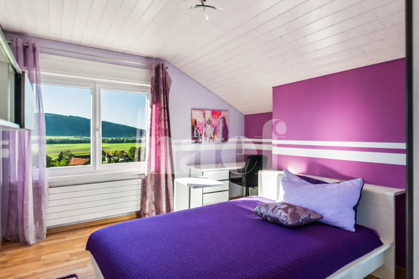Gemütliche individuelle Villa mit 6,5 Zimmern und Nebengebäuden - Foto 10 von 12