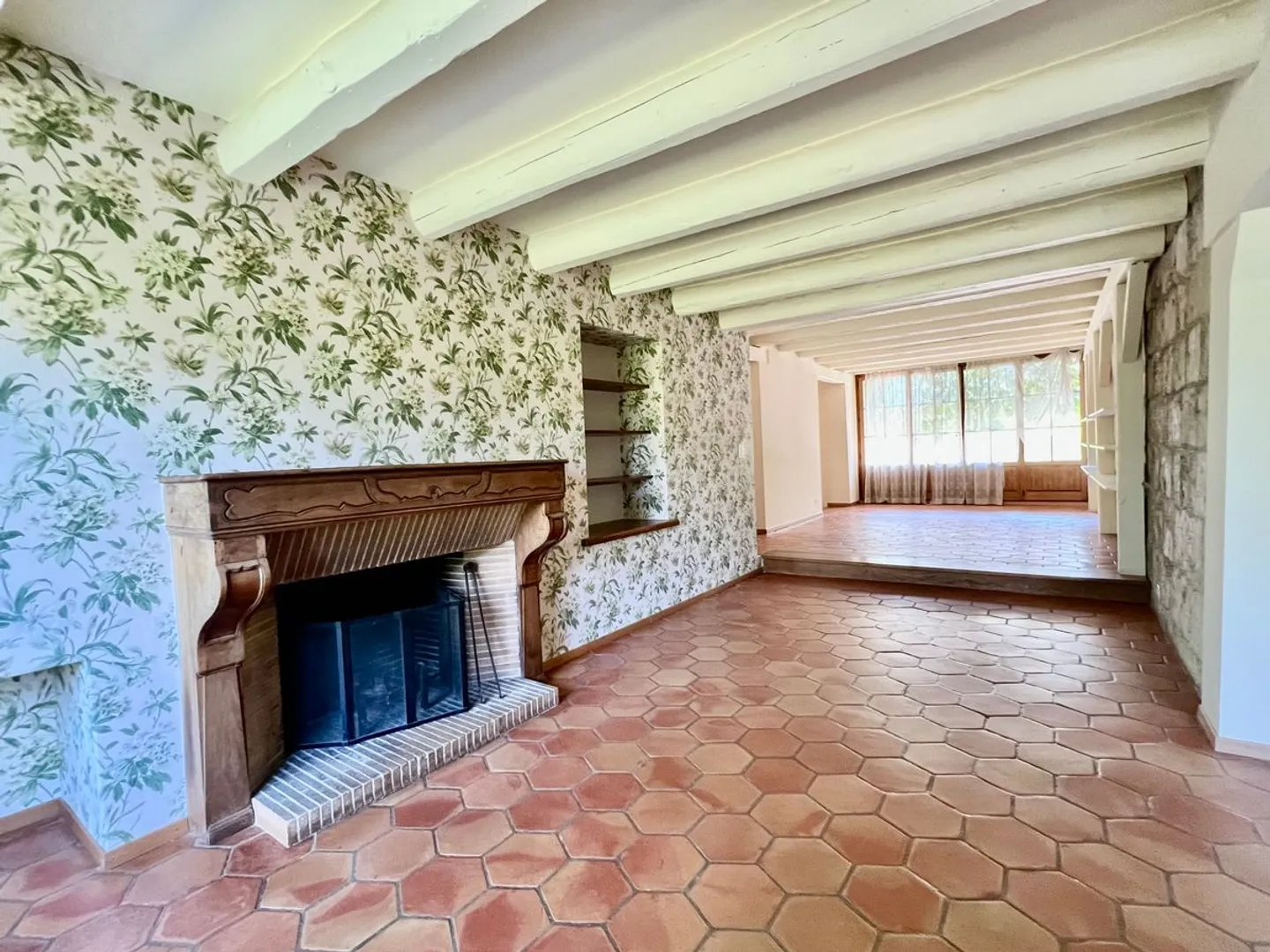 Großes Dorfhaus voller Charme für eine oder zwei Familien, außergewöhnlicher Garten! - Foto 5 von 11