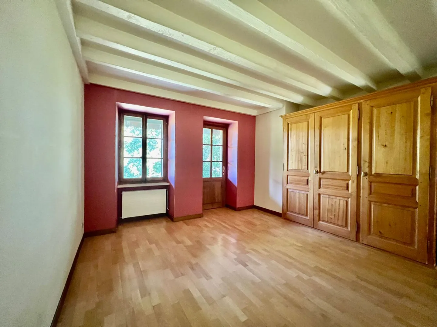 Großes Dorfhaus voller Charme für eine oder zwei Familien, außergewöhnlicher Garten! - Foto 6 von 11