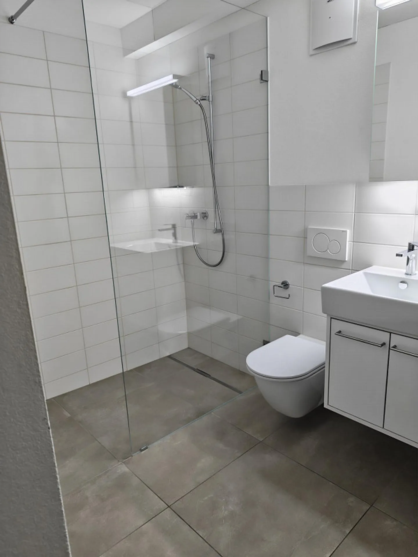 3 ½ room apartment in Unterengstringen - Photo 2 of 8