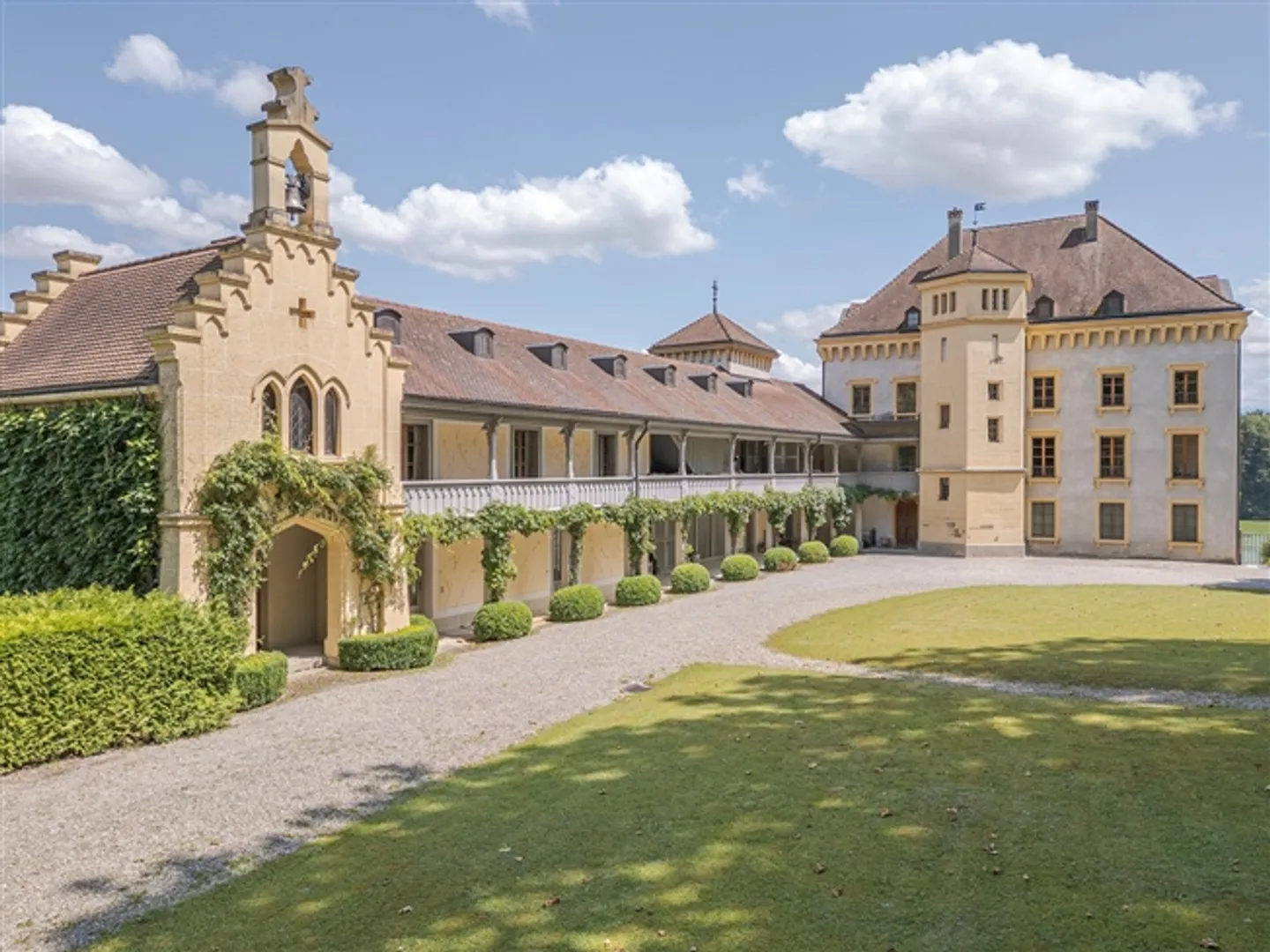 «"Herrschaftlich Wohnen im Schloss - Barberêche"» - Foto 1 von 9