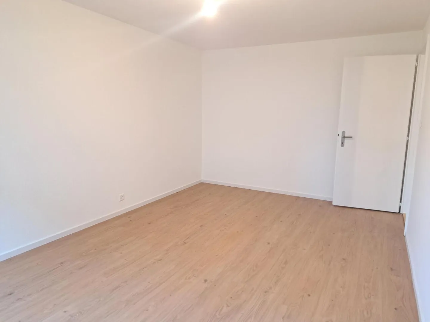 Appartement Charmant au Bord du Lac - Photo 5 sur 9