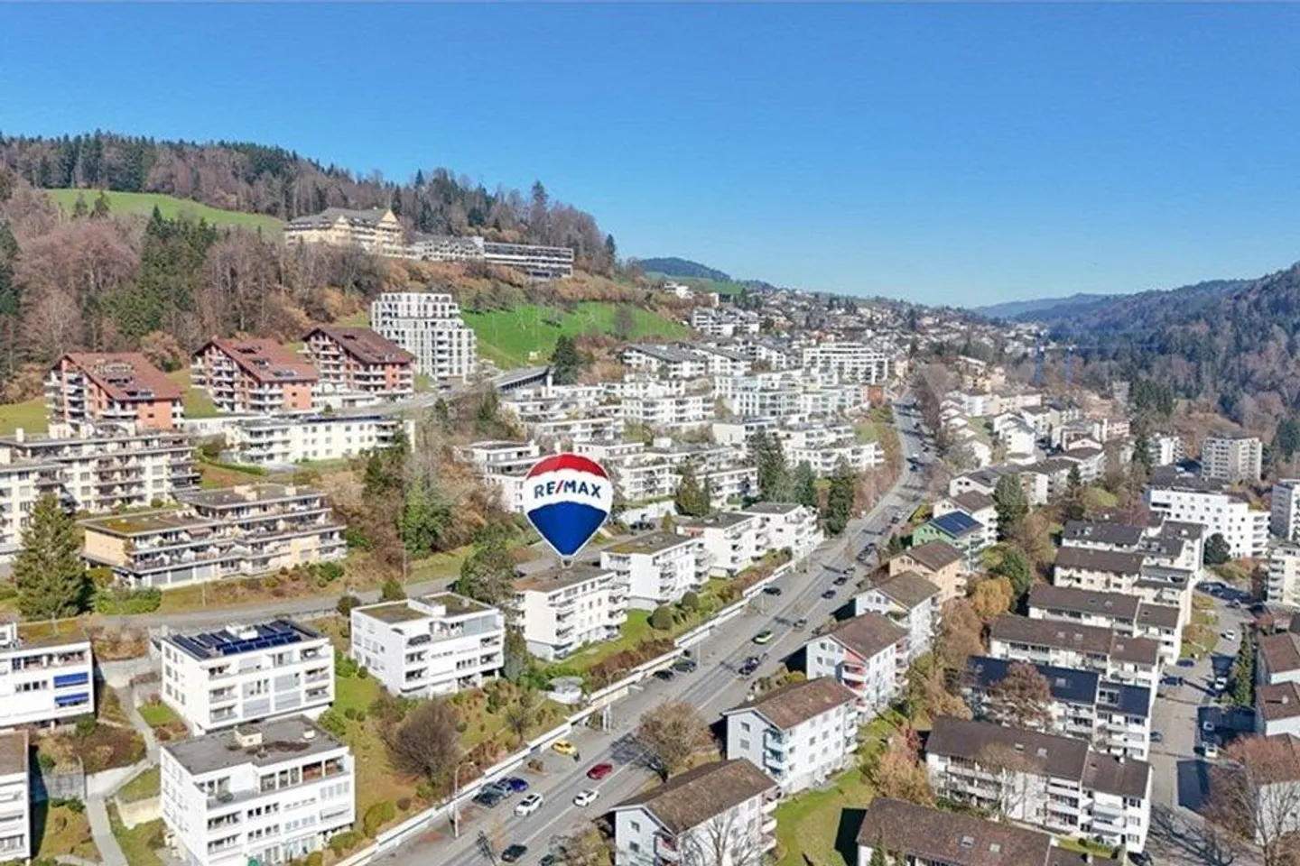 Appartamento 4½ locali con vista sul lago e sulle montagne - Foto 3 di 9