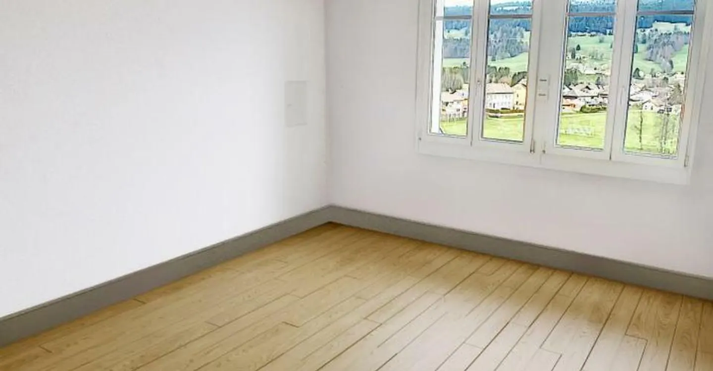 Spacious 4.5-room apartment close to the village center - Photo 3 of 6
