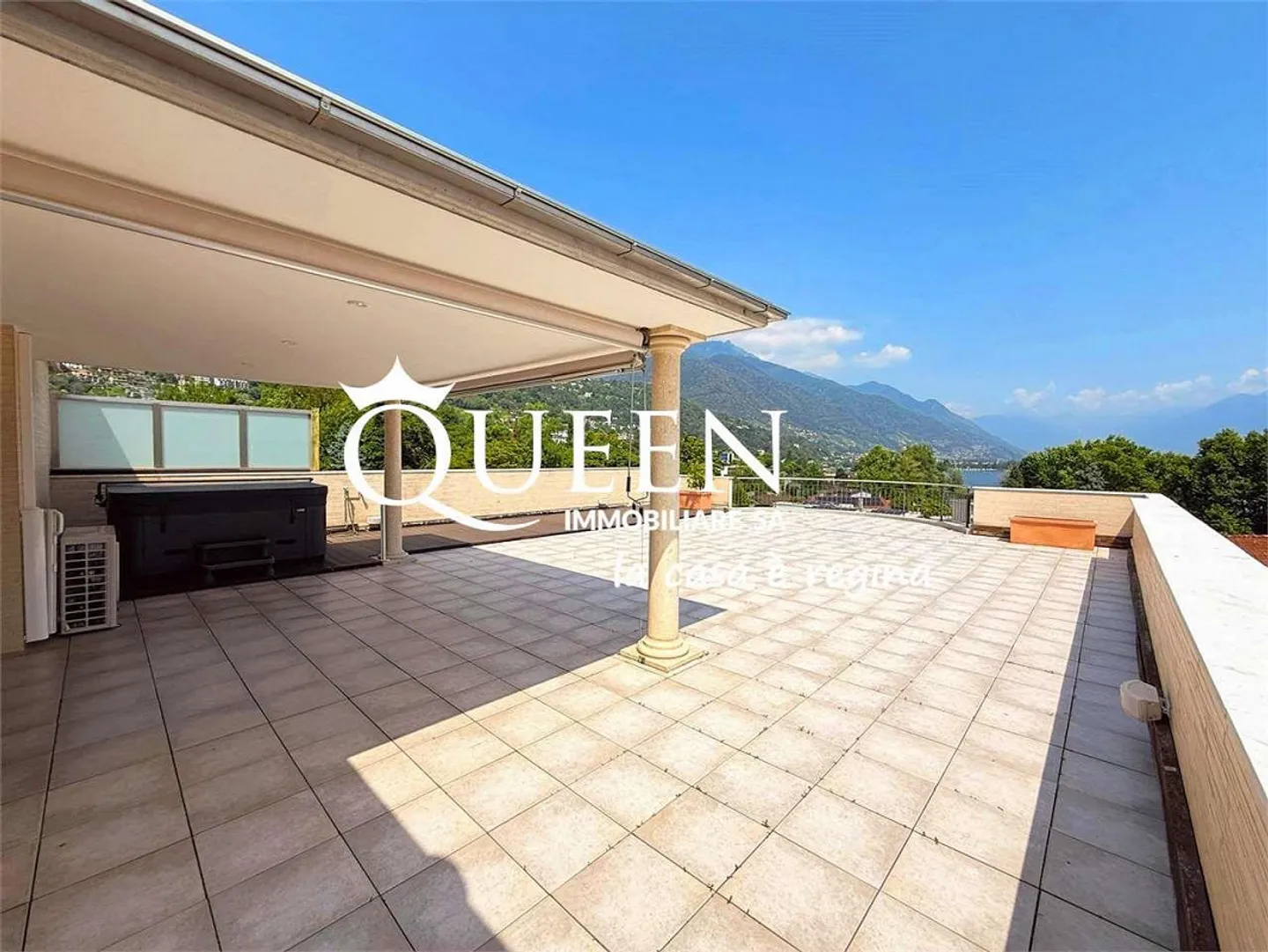 Minusio : penthouse 4.5 pièces, 150 m², terrasse, jacuzzi, vue sur le lac et les montagnes - Photo 5 sur 13