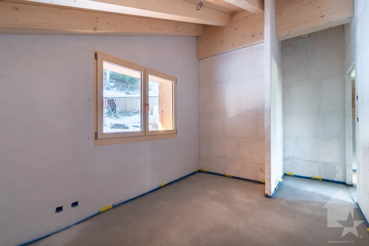 Les Cerniers, chalet neuf en cours de finition - Photo 9 sur 14