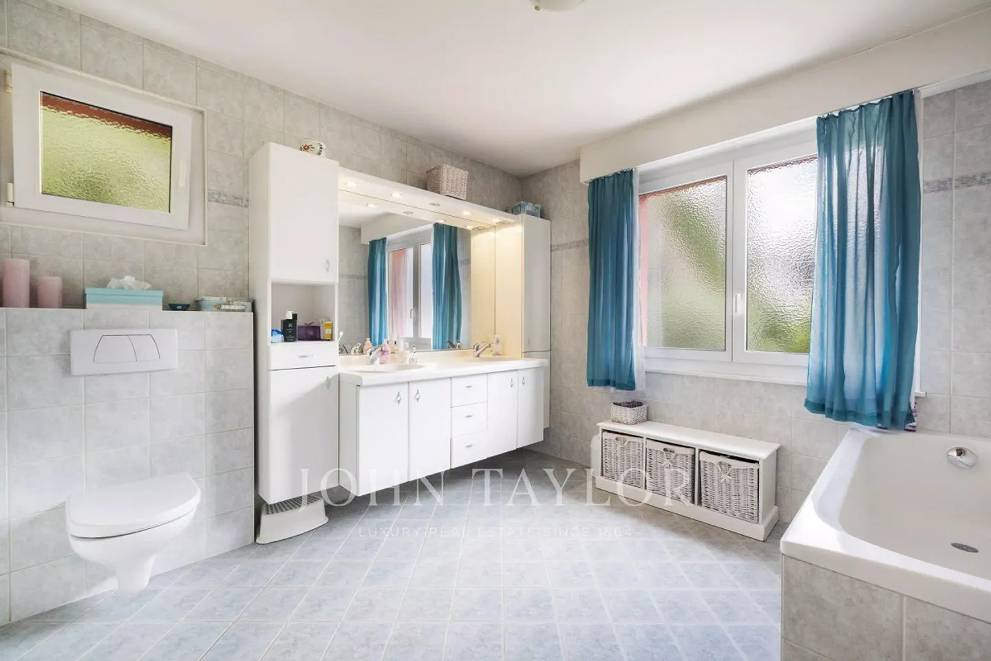 Spacious Family Villa in Saint-Léonard - Photo 8 of 10