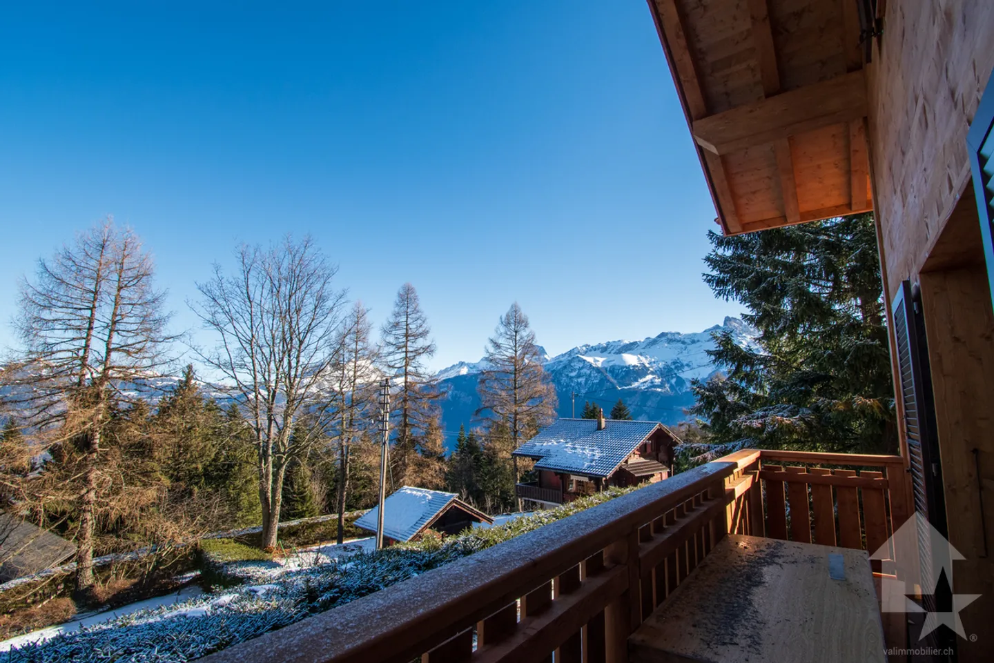 Les Cerniers, chalet neuf en cours de finition - Photo 13 sur 14