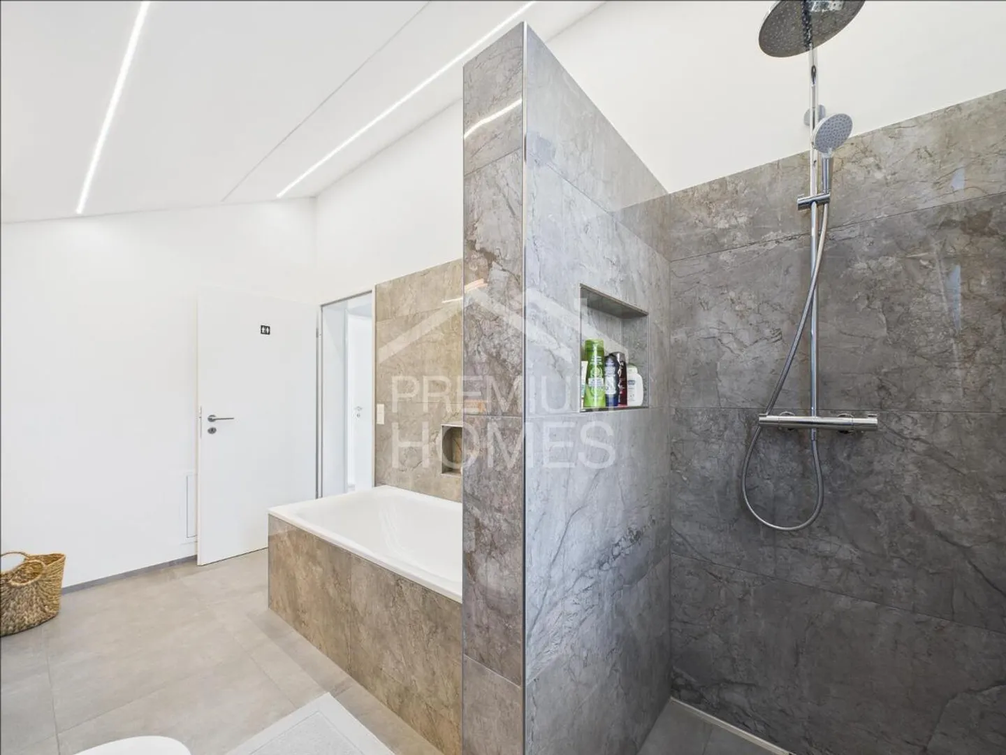 Buy today - move in tomorrow! - Photo 8 of 10