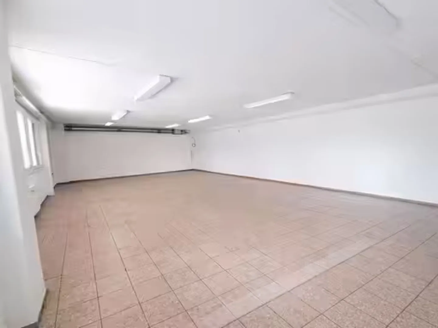 Espace Commercial dans un Immeuble Industriel - Photo 6 sur 8