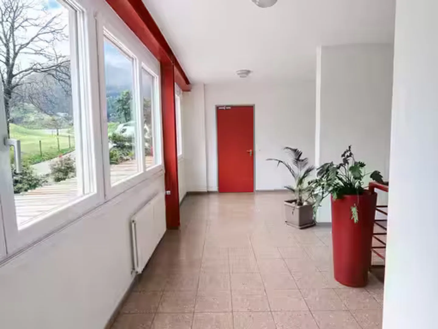 Espace Commercial dans un Immeuble Industriel - Photo 8 sur 8