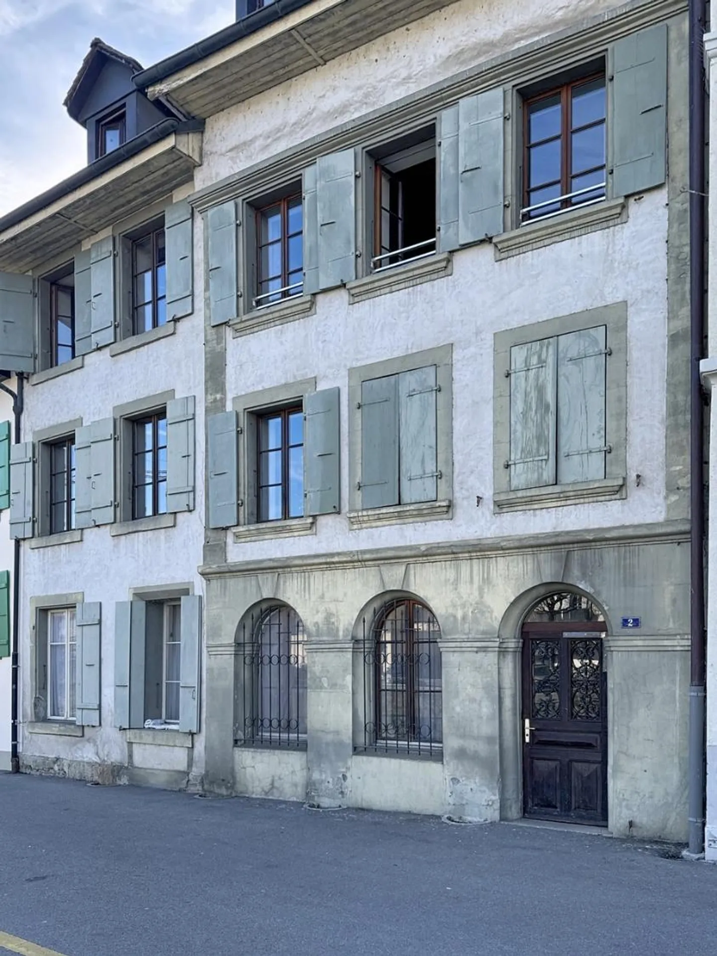 Residential building - Photo 4 of 9