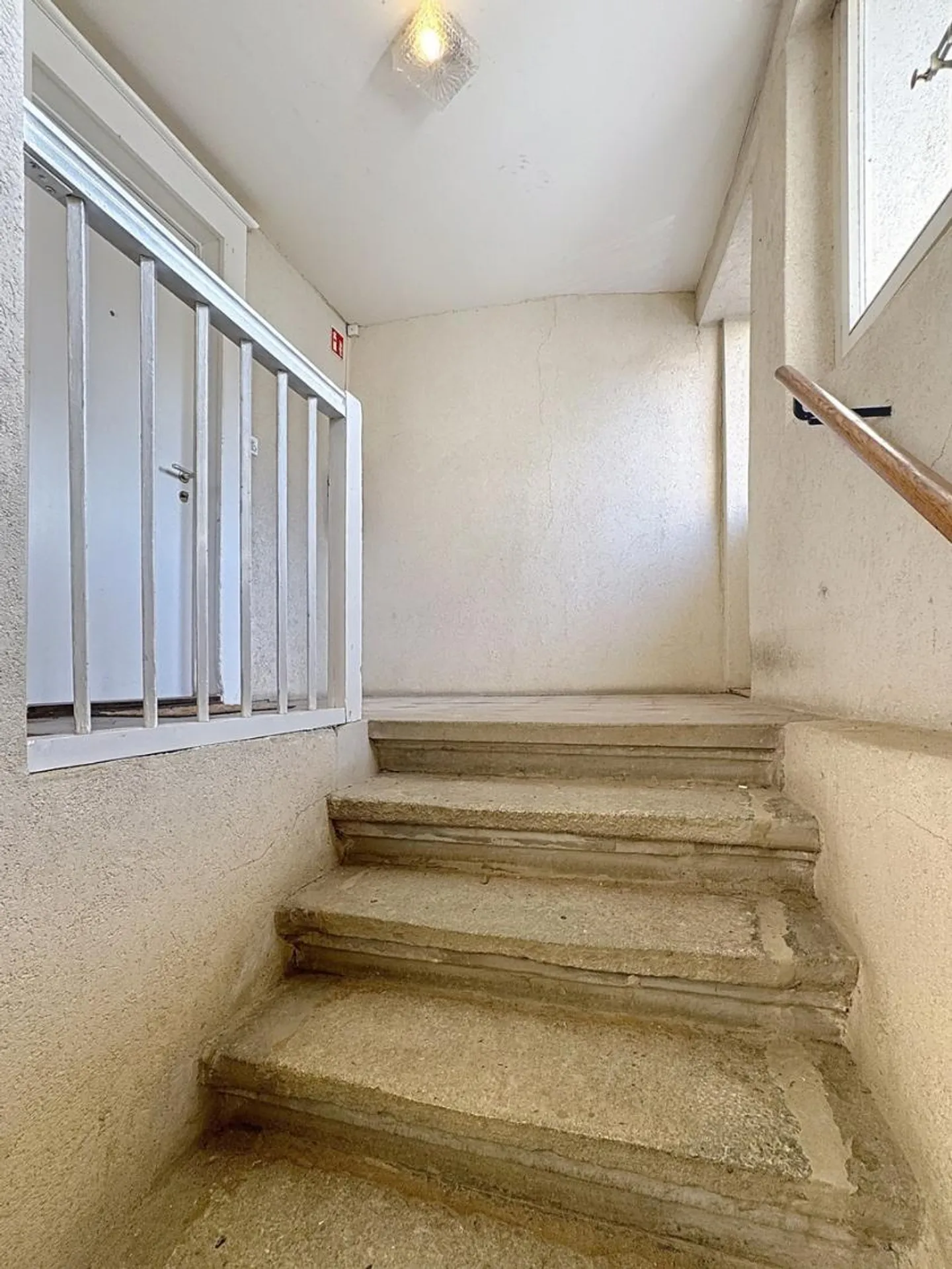 Residential building - Photo 7 of 9