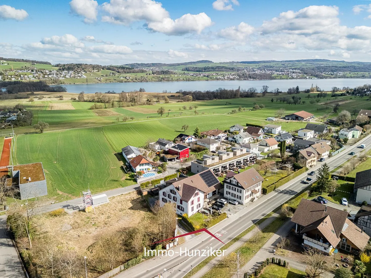 Bauernhaus mit Seesicht-Potenzial - Foto 1 von 18