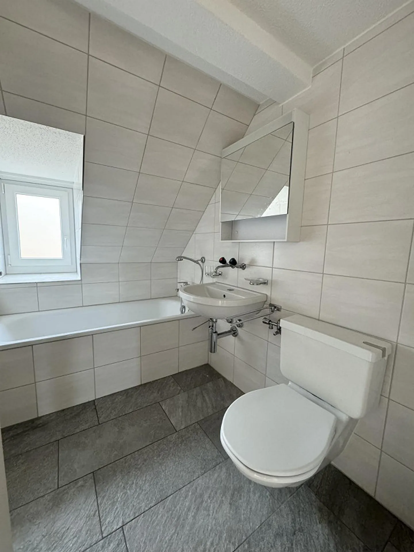 Stylish 4.5-room apartment near the center - Photo 8 of 8