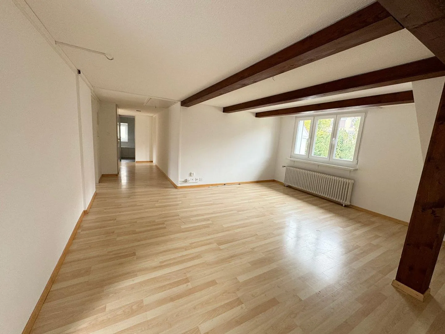 Stylish 4.5-room apartment near the center - Photo 3 of 8