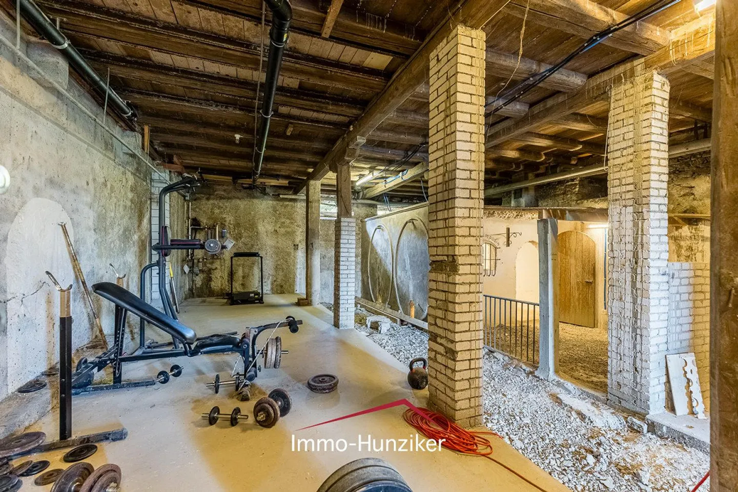 Bauernhaus mit Seesicht-Potenzial - Foto 7 von 18