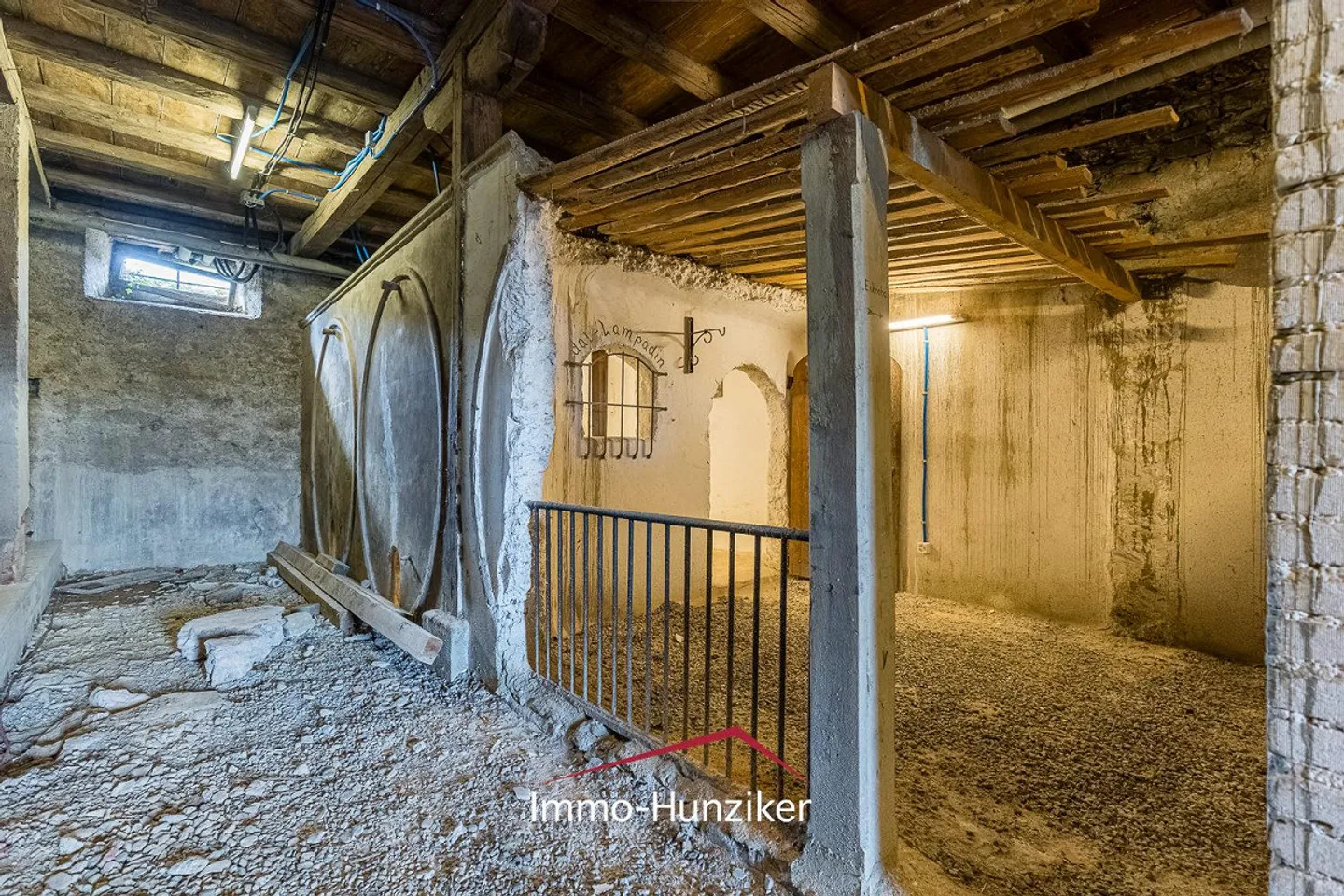 Bauernhaus mit Seesicht-Potenzial - Foto 8 von 18