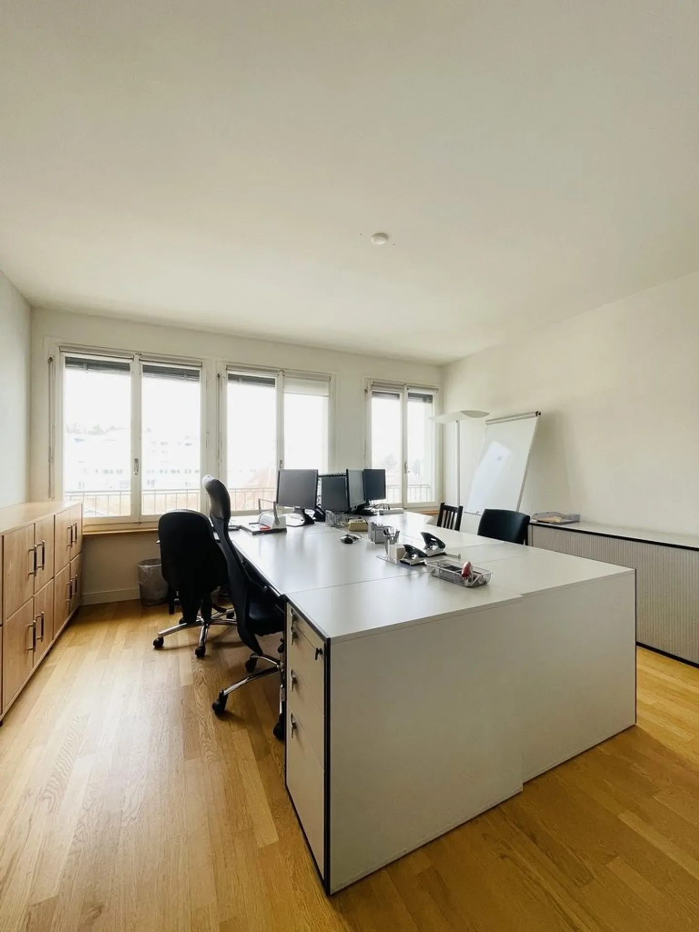 Geräumiger Büroraum in Fribourg - Foto 3 von 12