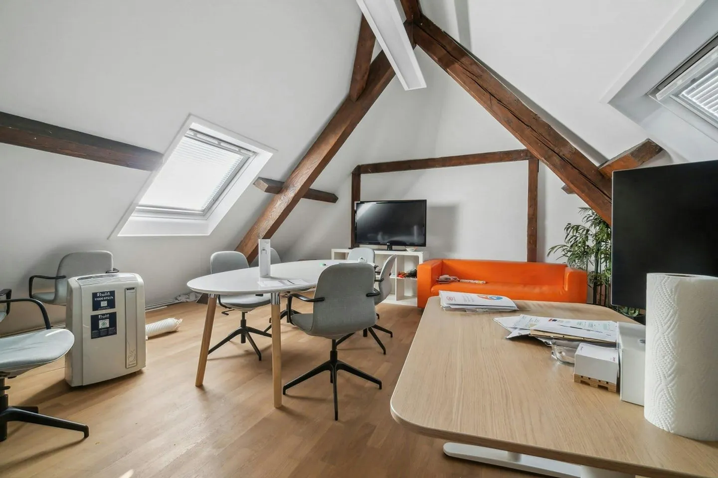 Spazio ufficio moderno con terrazza - Foto 10 di 12