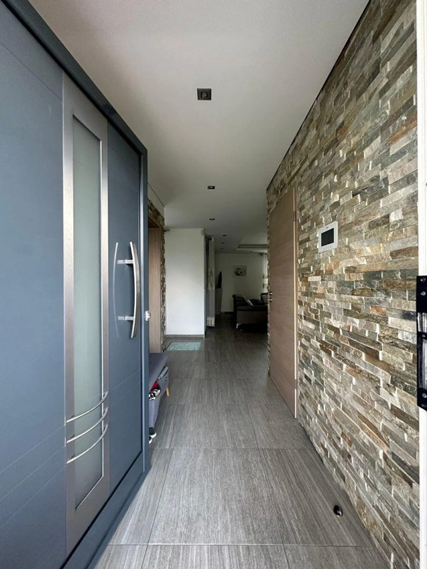 Duplex Moderno con Ampia Terrazza - Foto 5 di 21