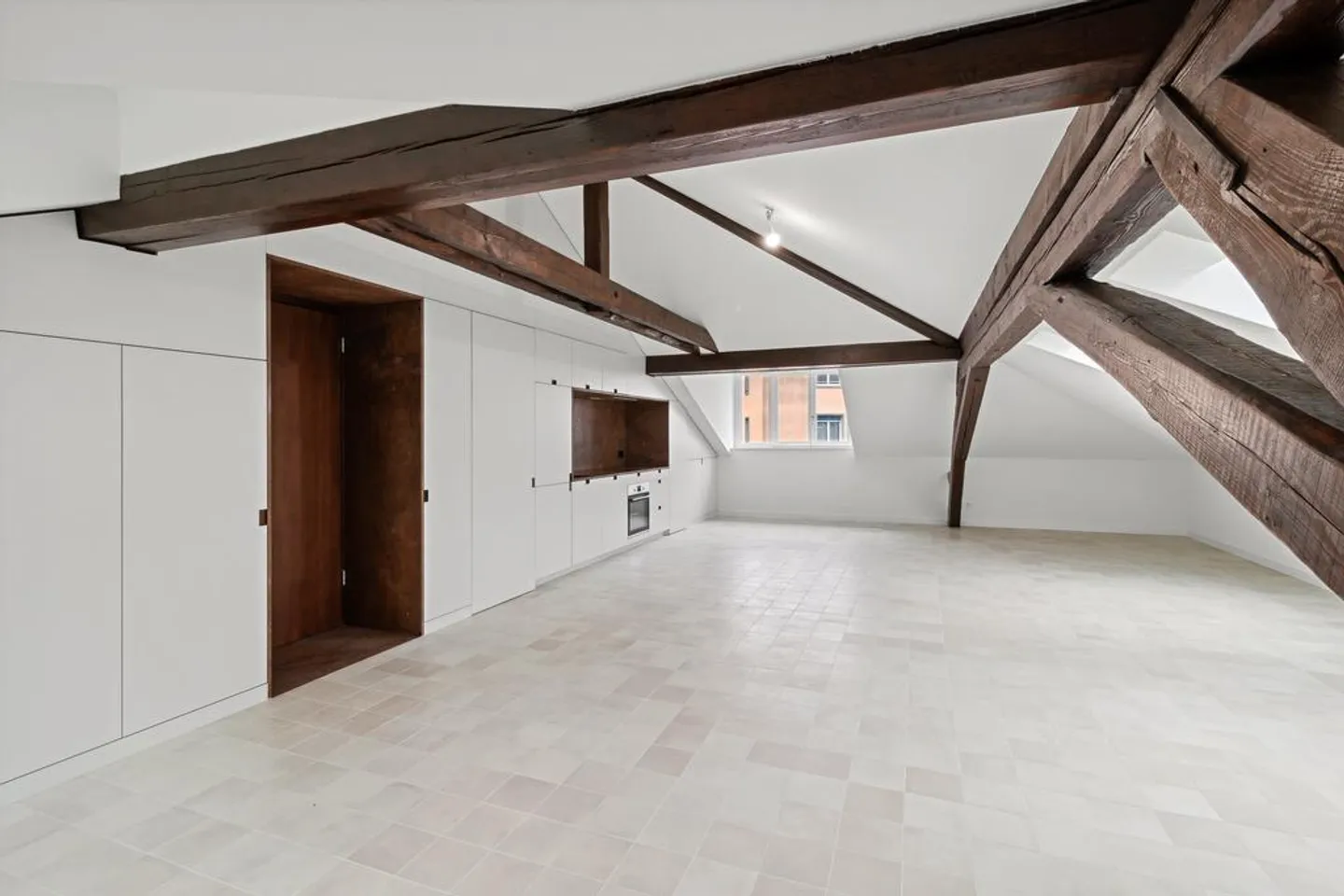 Charmant Appartement en Attique - Photo 2 sur 8