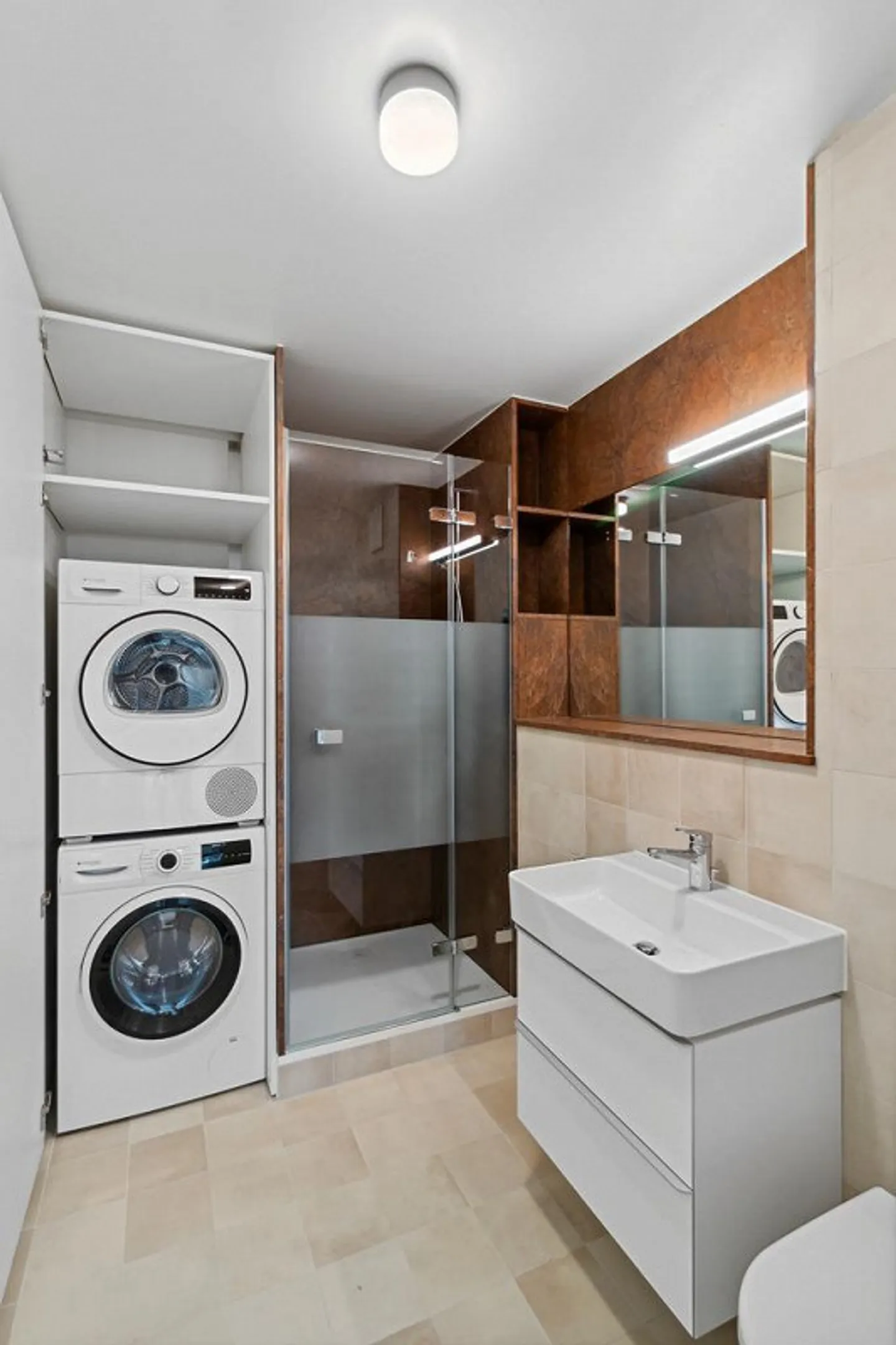 Charmant Appartement en Attique - Photo 4 sur 8
