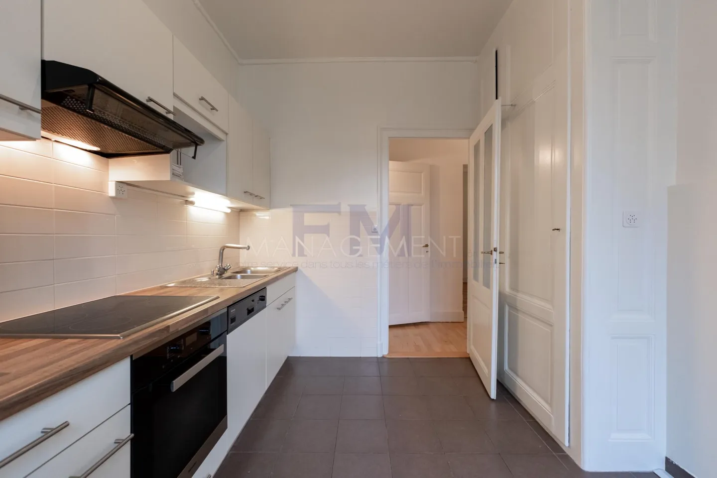 Elegante Appartamento 5.5 Stanza - Foto 1 di 25