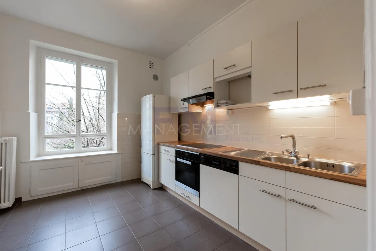 Elegante Appartamento 5.5 Stanza - Foto 2 di 25