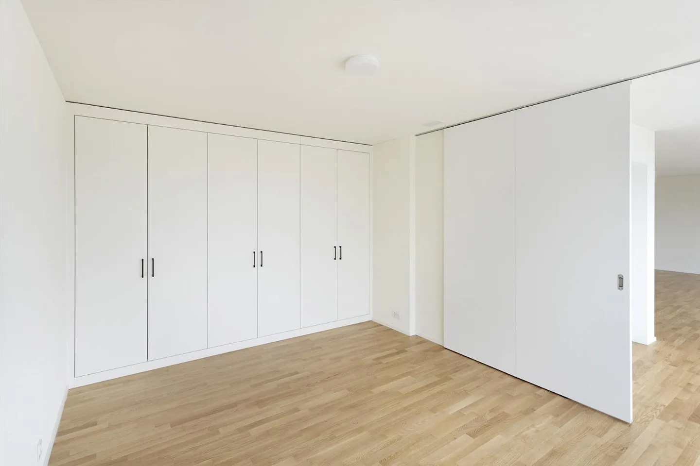 Great 2.5-room penthouse apartment with large terrace for rent - Photo 5 of 11