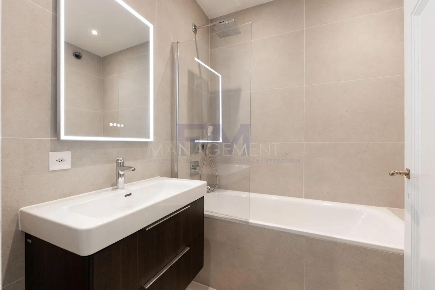 Elegante Appartamento 5.5 Stanza - Foto 17 di 25