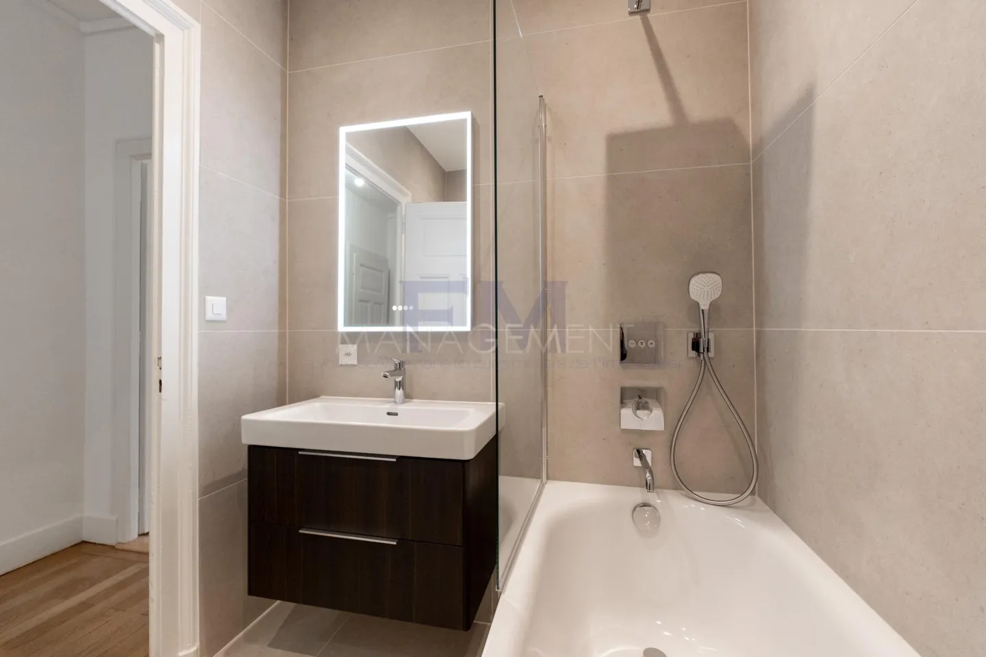 Elegante Appartamento 5.5 Stanza - Foto 19 di 25