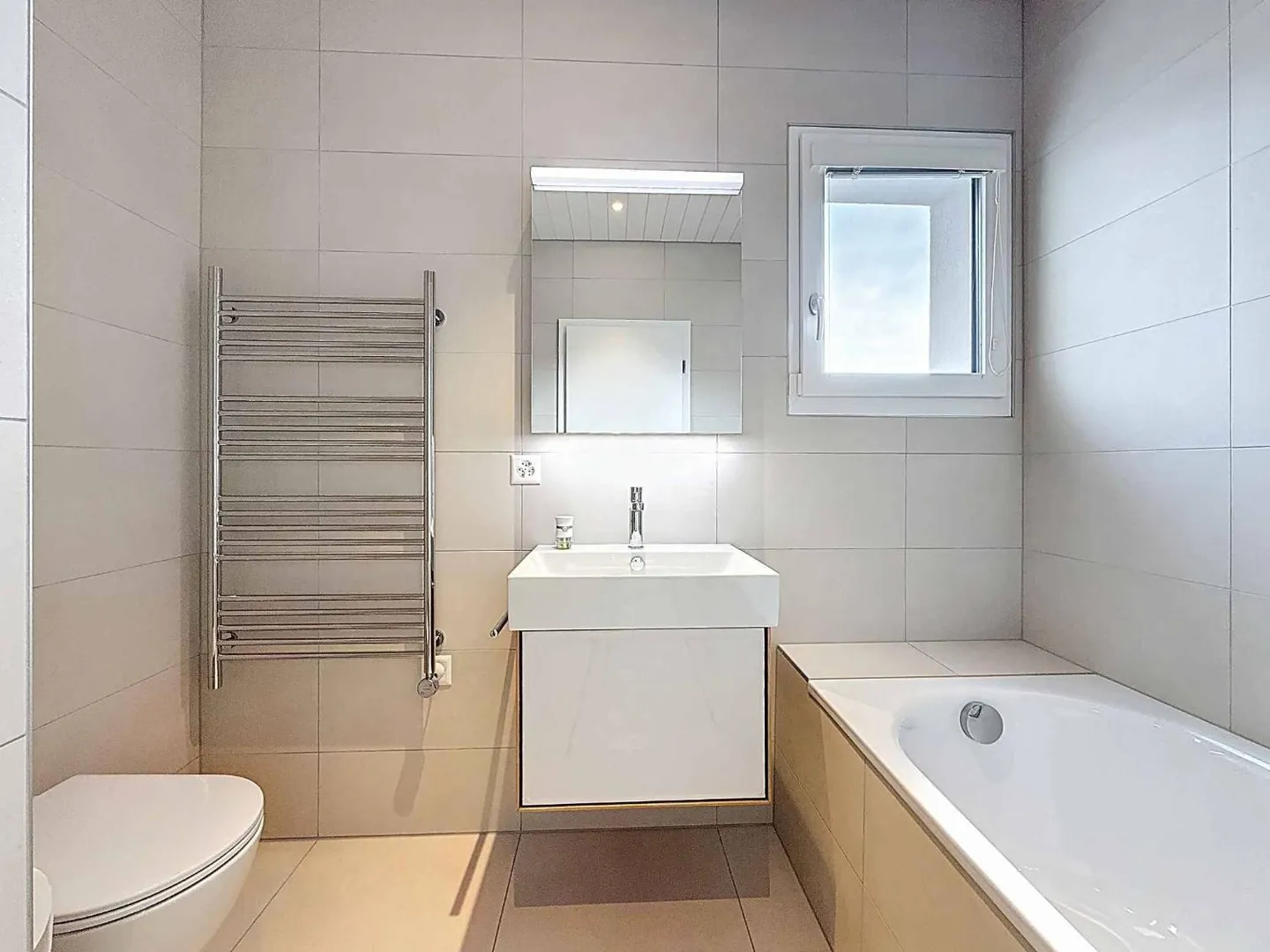 Semi-Detached House 5.5 Rooms - Photo 8 of 13