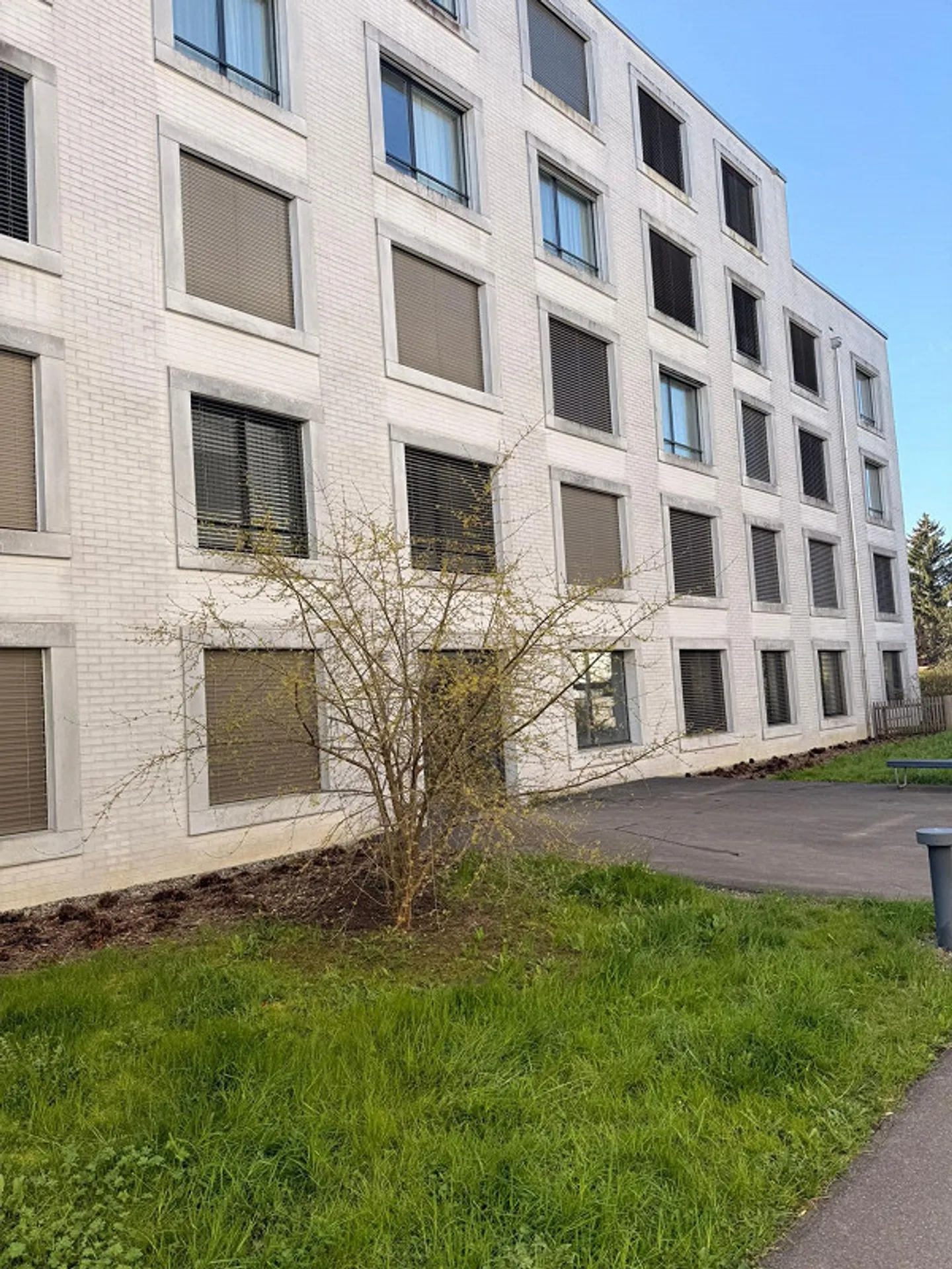 Vivre au centre avec jardin – appartement moderne de 2,5 pièces - Photo 2 sur 11