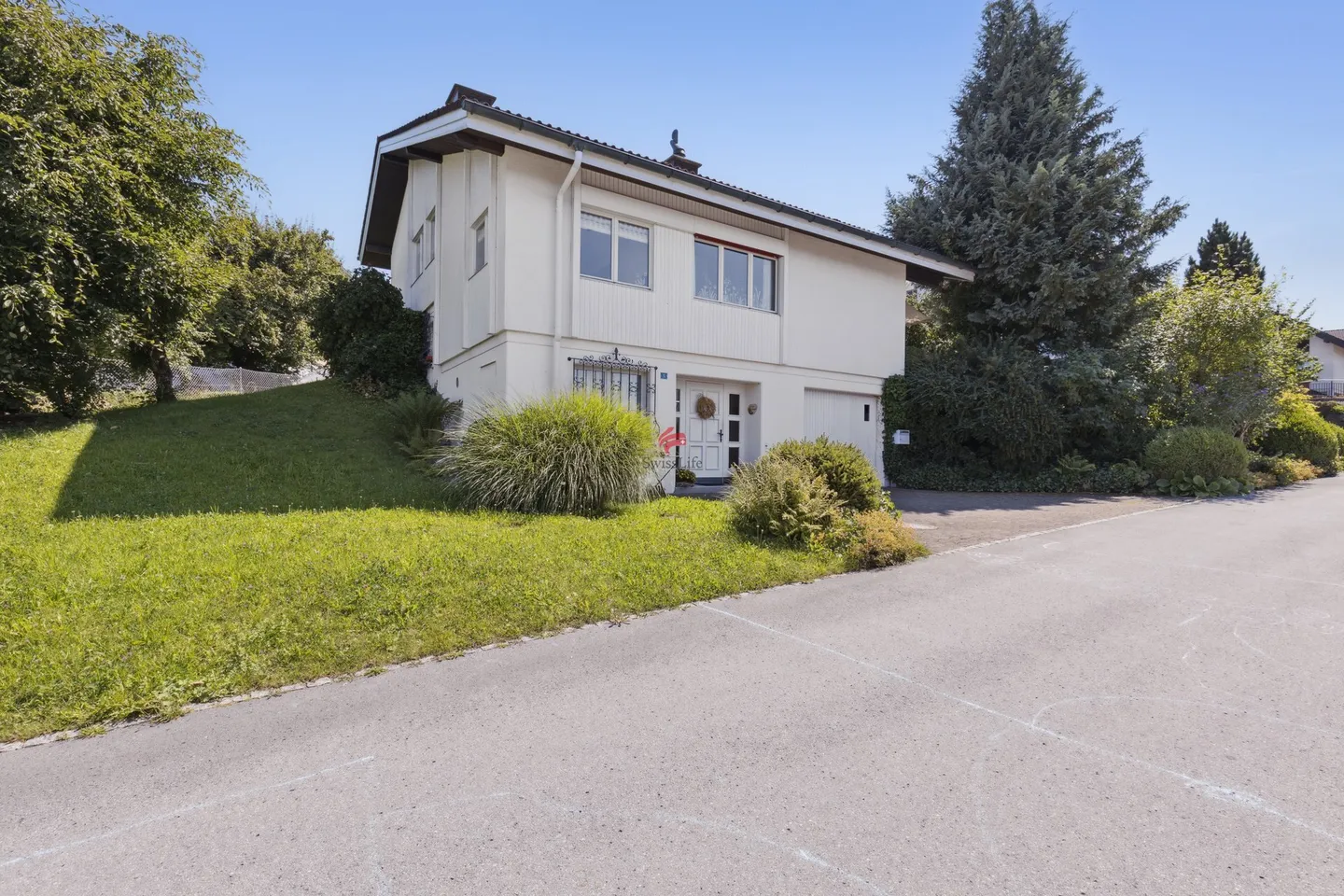 Maison charmante dans un emplacement privilégié en pente - Photo 1 sur 12