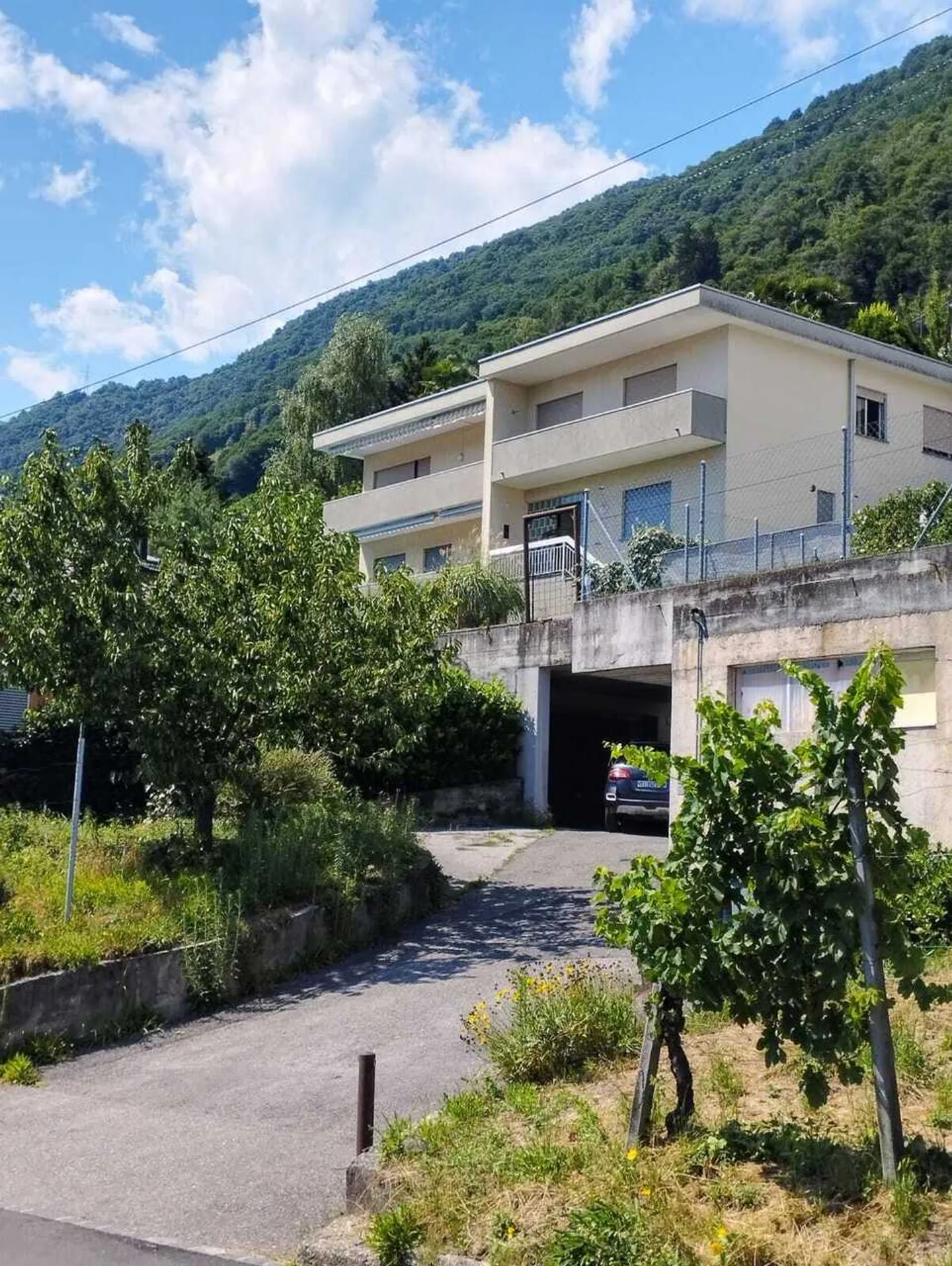 GORDOLA - Wir verkaufen eine große Wohnung mit Schwimmbad in ruhiger Lage - Foto 4 von 31