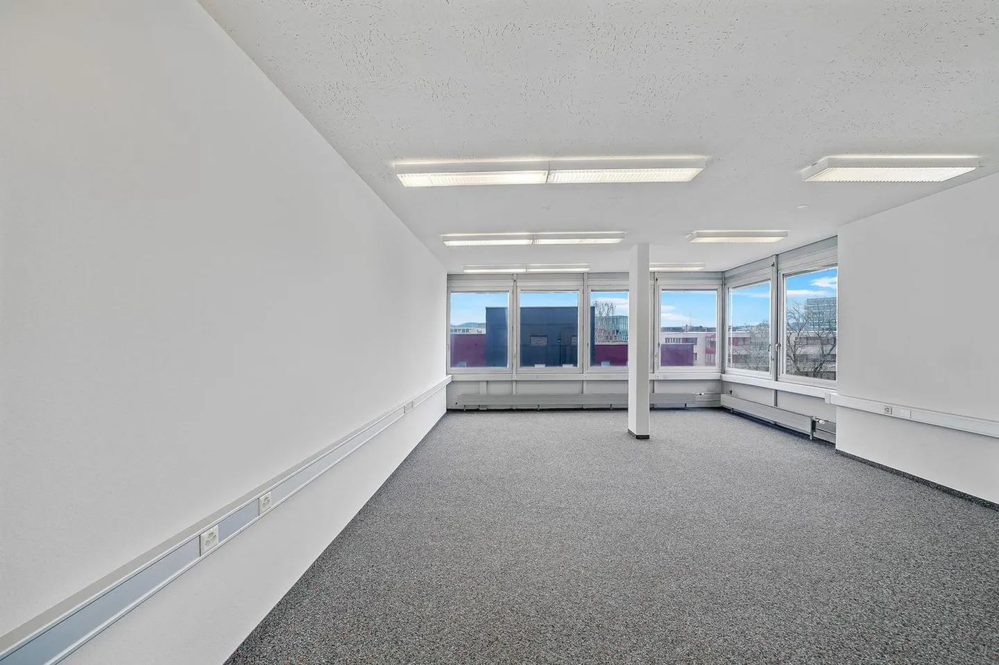 Spazio ufficio in affitto - Foto 1 di 13