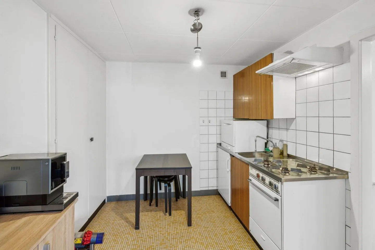 Edificio a uso misto nel cuore del villaggio di Ollon - Foto 6 di 13